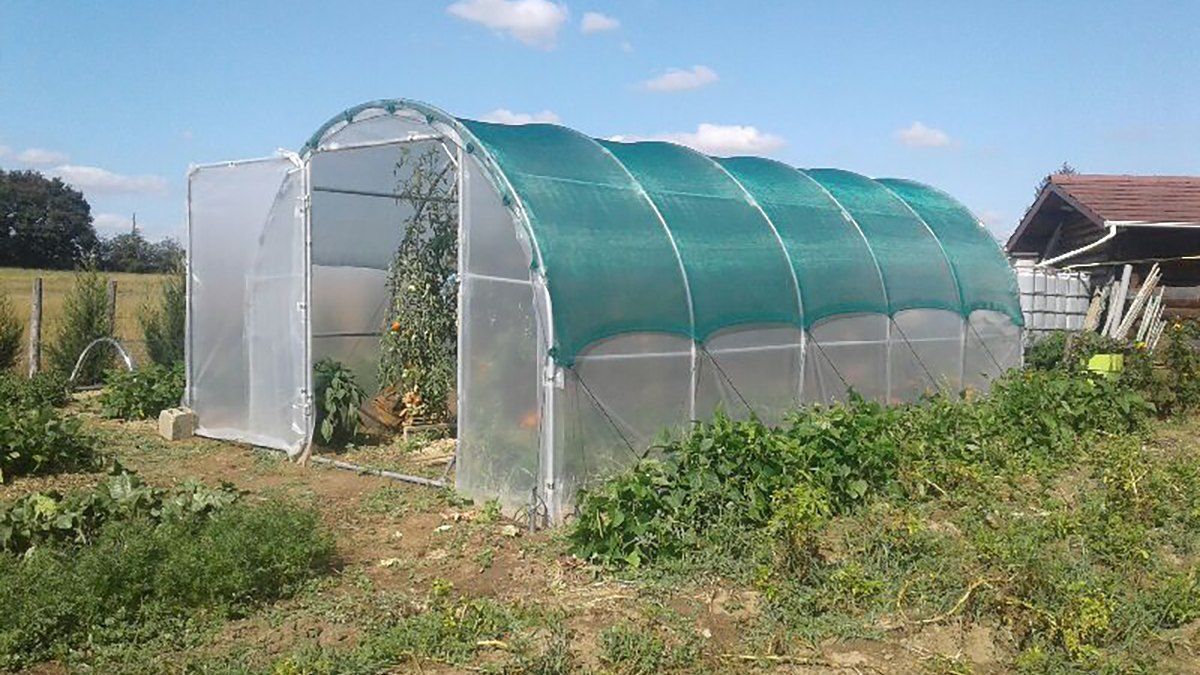 découvrez l'ombrière, une structure innovante qui offre à la fois ombre et style. idéale pour les espaces extérieurs, elle allie esthétique et fonctionnalité, permettant de profiter de moments de détente à l'abri du soleil. explorez les différentes options et avantages de l'ombrière pour embellir votre jardin ou terrasse.