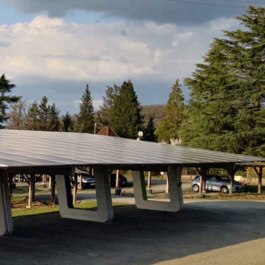 découvrez l'ombrière, une structure innovante alliant ombre et esthétique, parfaite pour aménager vos espaces extérieurs tout en offrant protection contre le soleil. transformez votre jardin, terrasse ou espace public en un lieu convivial et élégant.