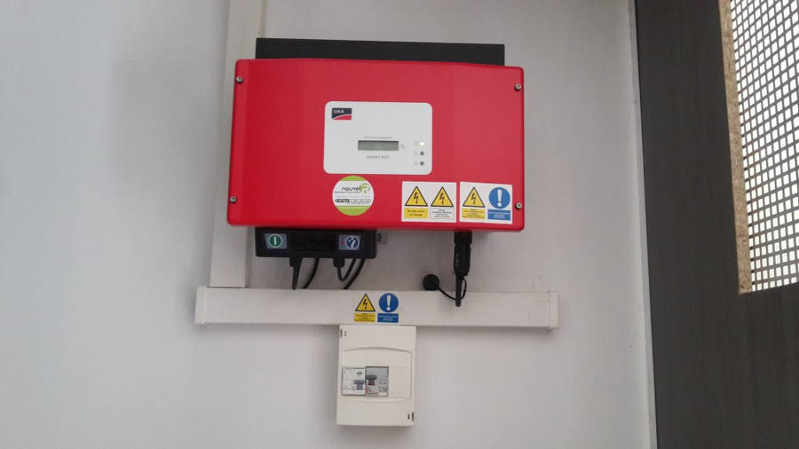 découvrez l'onduleur sma, une solution efficace pour optimiser la production d'énergie solaire. profitez d'une technologie innovante, d'une gestion intelligente de l'énergie et d'une fiabilité exceptionnelle pour vos installations photovoltaïques.