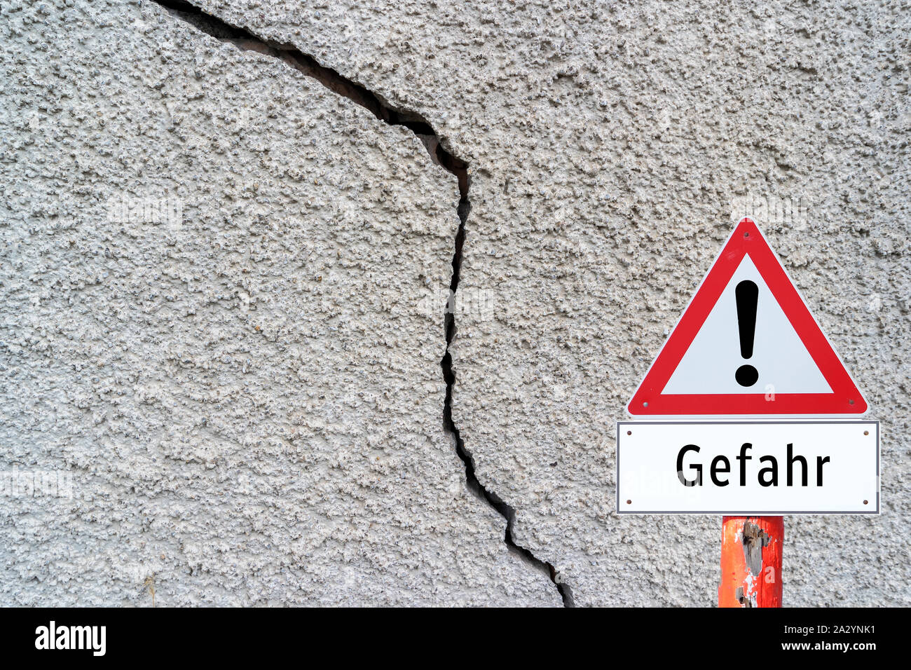 découvrez nos conseils pour identifier et réparer un panneau fissuré. apprenez à prévenir les dommages et à maintenir l'intégrité de vos installations avec des solutions pratiques et efficaces.