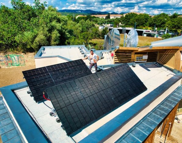 découvrez les avantages des panneaux photovoltaïques pour produire de l'énergie renouvelable. optimisez votre consommation électrique tout en réduisant votre empreinte carbone grâce à des solutions solaires innovantes et performantes.