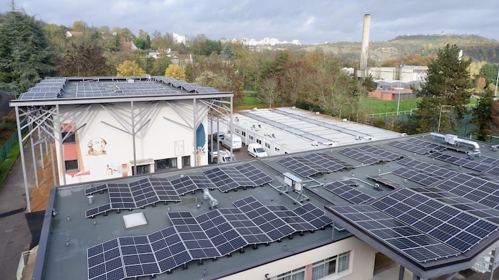 découvrez les meilleures solutions de panneaux solaires à dijon pour produire votre propre électricité et réduire vos factures énergétiques. explorez des options écologiques et durables adaptées à vos besoins énergétiques.