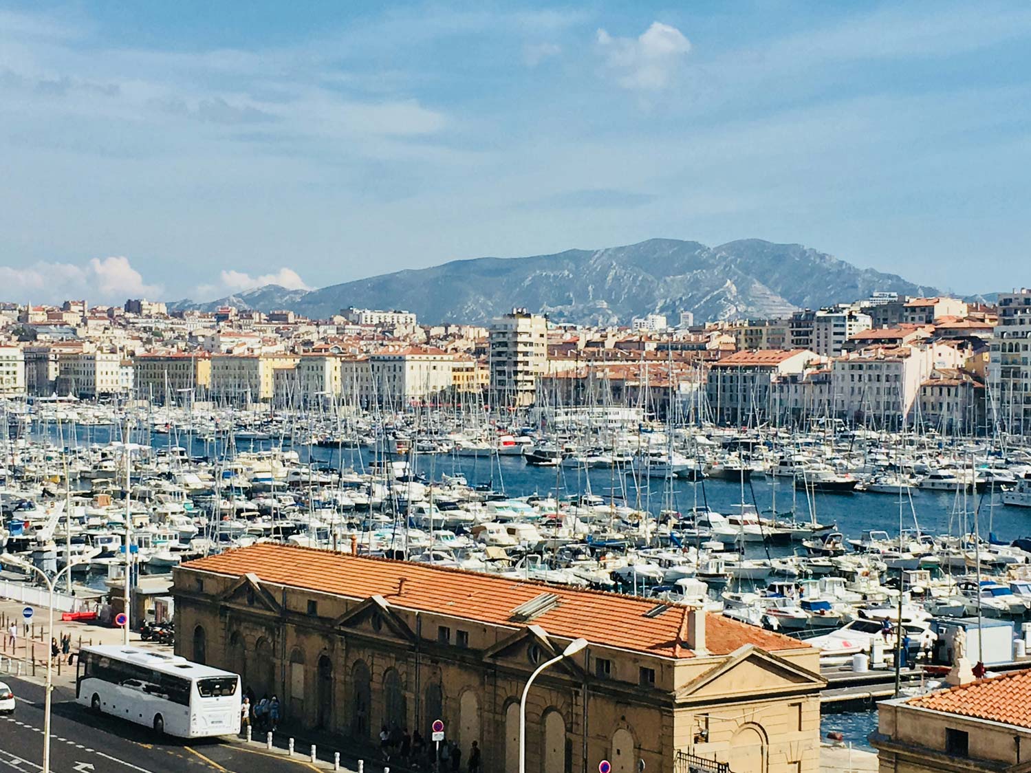 découvrez les meilleures solutions de panneaux solaires à marseille pour réduire vos factures d'énergie et contribuer à la protection de l'environnement. contactez-nous pour une installation rapide et efficace.
