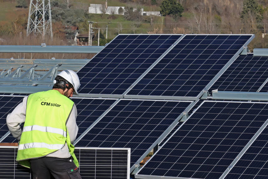 découvrez notre sélection de panneaux solaires d'occasion de qualité, économisez sur votre transition énergétique tout en réduisant votre empreinte carbone. profitez d'offres avantageuses et d'une installation facile pour réaliser des économies sur vos factures d'électricité.