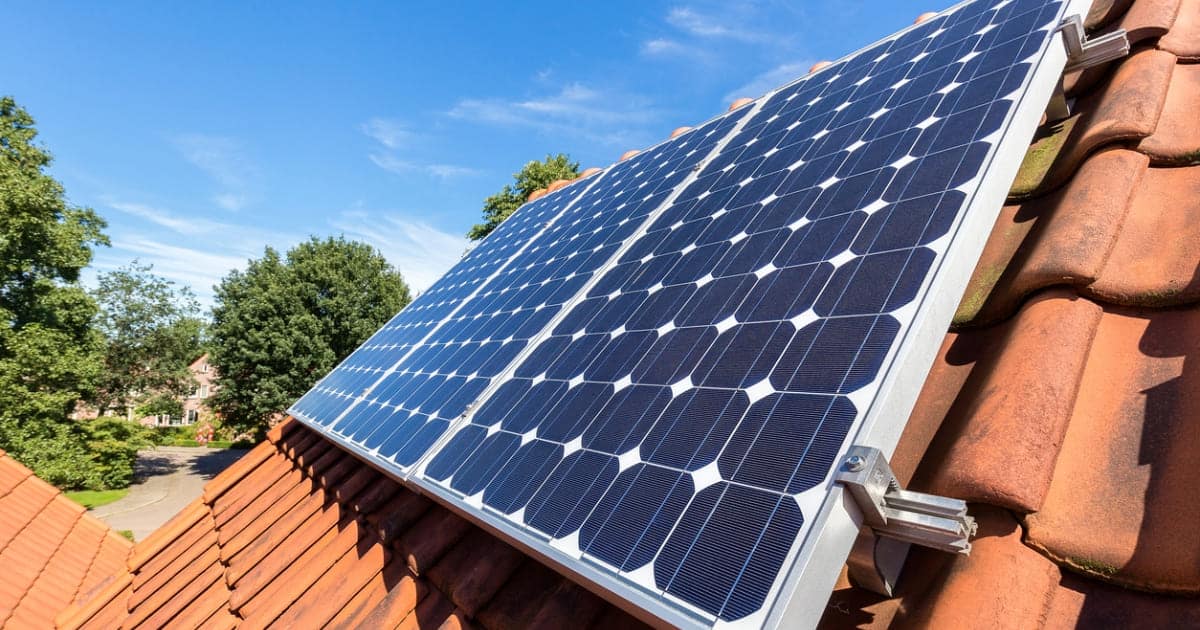 découvrez les avantages des panneaux solaires pour toiture : économisez sur votre facture d'énergie, contribuez à la protection de l'environnement et valorisez votre maison grâce à une installation durable et esthétique. optez pour une énergie renouvelable et réduisez votre empreinte carbone avec nos solutions innovantes.