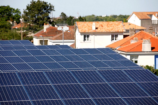 découvrez les panneaux solaires totals, une solution énergétique durable et efficace pour réduire votre empreinte carbone. profitez d'une énergie renouvelable de qualité, tout en réalisant des économies sur vos factures d'électricité. optez pour l'innovation et l'écologie avec les panneaux solaires totals.