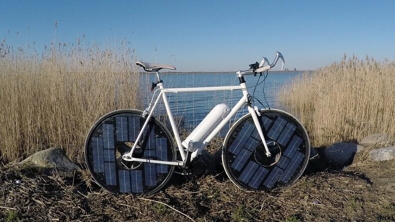 découvrez notre gamme innovante de panneaux solaires spécialement conçus pour les vélos. idéaux pour recharger vos appareils en balade, ces panneaux légers et durables se fixent facilement sur votre vélo. profitez d'une énergie renouvelable lors de vos aventures à deux roues et restez connecté où que vous soyez !