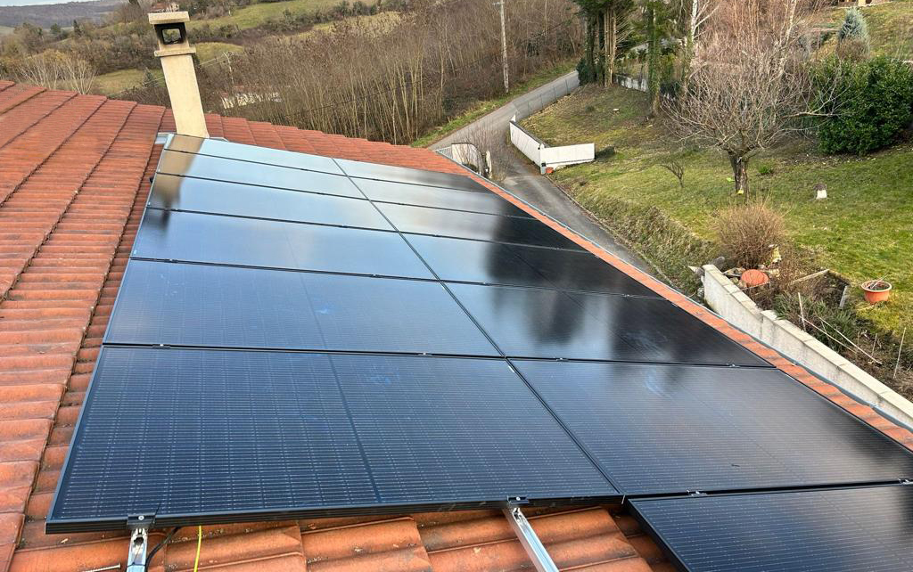 découvrez les avantages des panneaux photovoltaïques pour produire votre propre électricité. apprenez comment cette technologie durable contribue à réduire votre facture énergétique et à préserver l'environnement. investissez dans un avenir éco-responsable avec les panneaux solaires.