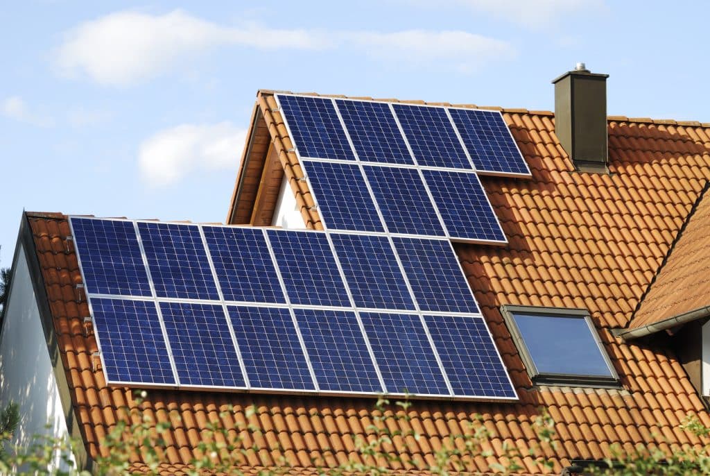 découvrez les panneaux photovoltaïques, une solution énergétique durable qui transforme la lumière du soleil en électricité. idéaux pour réduire vos factures d'énergie et contribuer à la préservation de l'environnement, ces panneaux constituent un investissement rentable pour un avenir plus vert.
