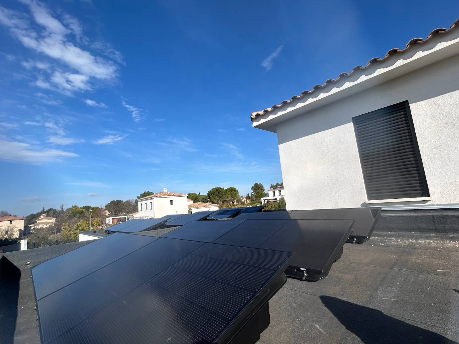 découvrez les panneaux photovoltaïques à aix, une solution écologique et économique pour produire votre propre électricité. profitez de l'énergie solaire et réduisez votre facture d'électricité tout en contribuant à la préservation de l'environnement.
