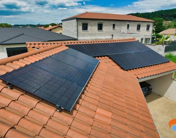 découvrez les avantages des panneaux solaires pour une énergie renouvelable et durable. optimisez votre consommation énergétique tout en réduisant votre empreinte carbone grâce à des solutions photovoltaïques adaptées à vos besoins. informez-vous sur l'installation, le coût et les aides disponibles.