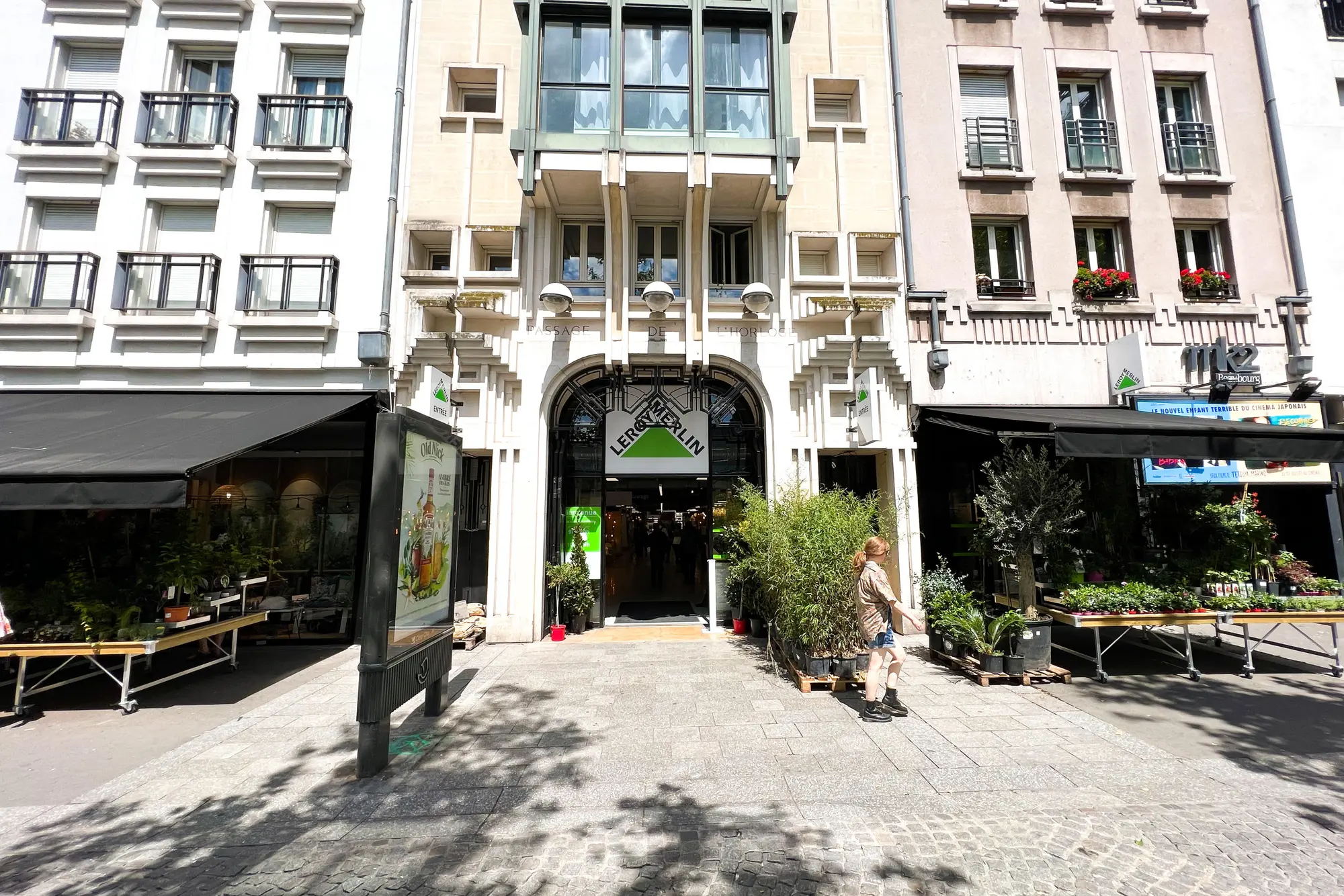 découvrez notre guide complet sur les panneaux solaires à paris : avantages, subventions, et conseils pour optimiser votre installation solaire dans la capitale. transformez votre toit en une source d'énergie renouvelable et économisez sur vos factures d'électricité !