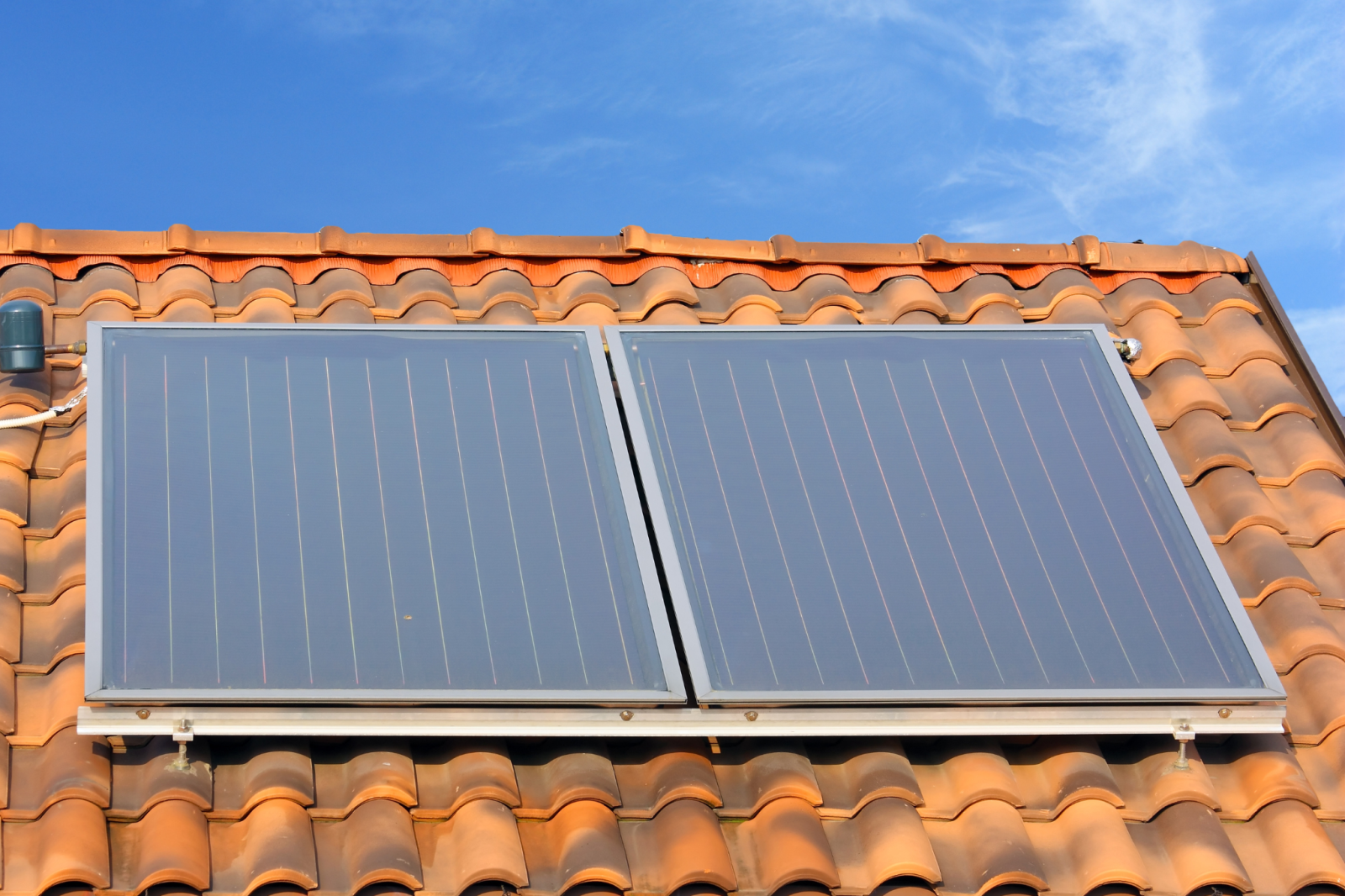 découvrez nos solutions de panneaux solaires à perpignan pour bénéficier d'énergie renouvelable, réduire vos factures d'électricité et contribuer à la protection de l'environnement. profitez d'une installation professionnelle et d'un accompagnement sur mesure.
