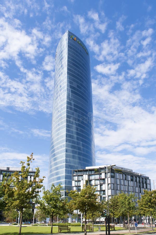 découvrez le programme de parrainage iberdrola et profitez d'avantages exclusifs en recommandant nos services d'énergie renouvelable à vos proches. inscrivez-vous dès aujourd'hui pour bénéficier de réductions sur vos factures d'électricité !