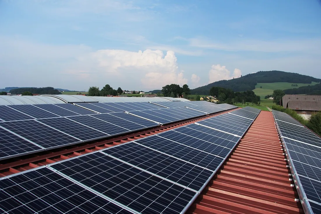 découvrez le photovoltaïque, une source d'énergie renouvelable qui transforme la lumière du soleil en électricité. explorez ses avantages, ses applications et comment il contribue à un avenir plus durable.