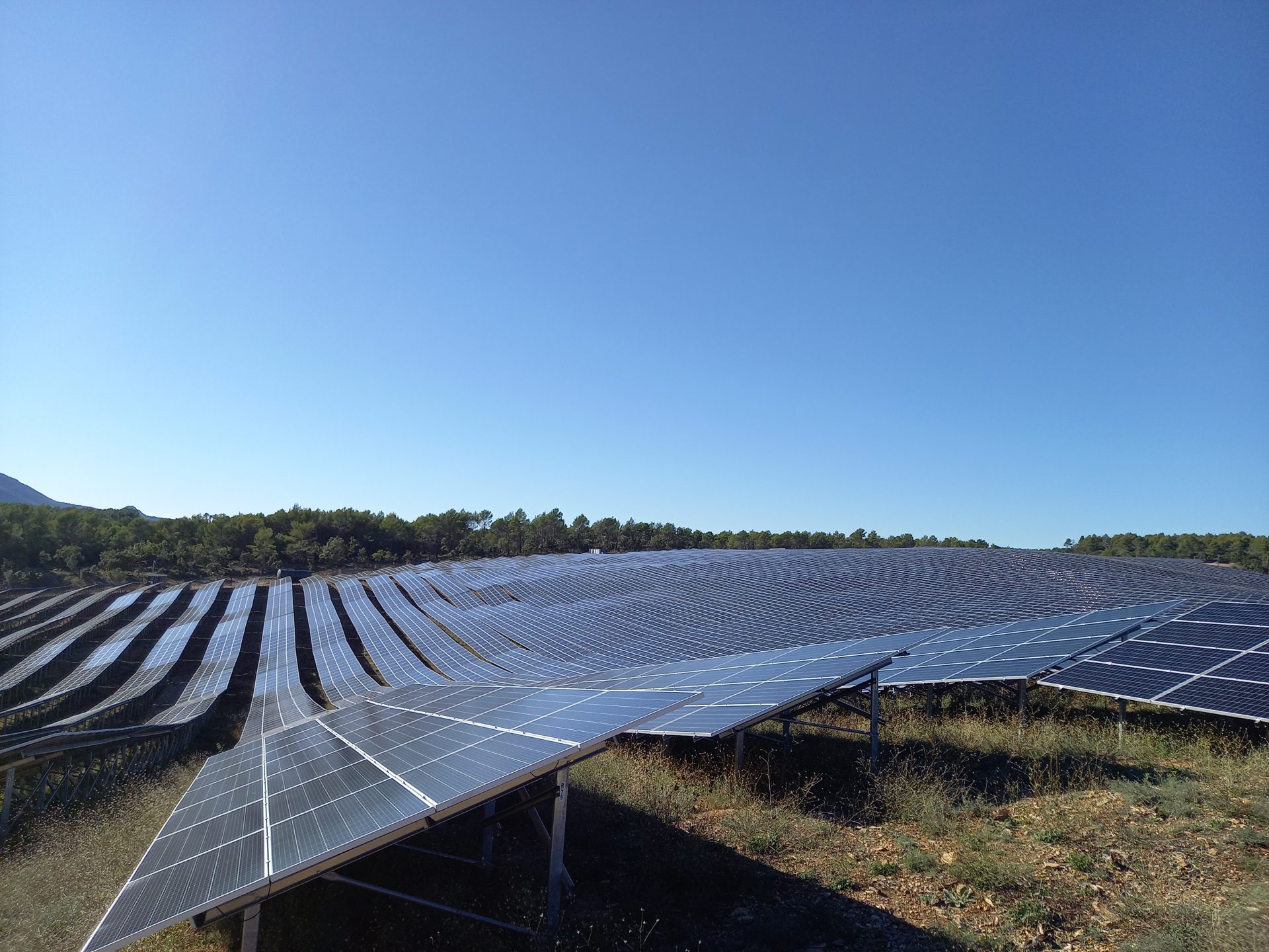 découvrez comment l'énergie photovoltaïque contribue à la souveraineté énergétique des nations, en garantissant une indépendance durable et une transition écologique. explorez les enjeux, les technologies et les initiatives pour une autonomie énergétique grâce au solaire.