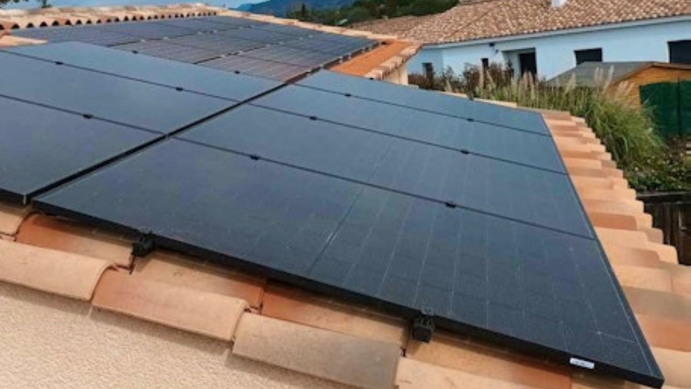 découvrez les solutions photovoltaïques à toulon pour optimiser votre consommation d'énergie et contribuer à la transition énergétique. profitez des avantages des panneaux solaires, du soutien à l'installation à l'entretien, tout en passant à une énergie propre et renouvelable.