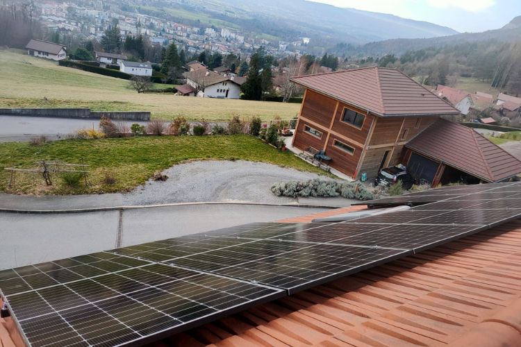 découvrez les solutions photovoltaïques à annecy pour une énergie renouvelable et durable. profitez d'une installation sur mesure et d'un accompagnement personnalisé pour optimiser votre consommation d'énergie.