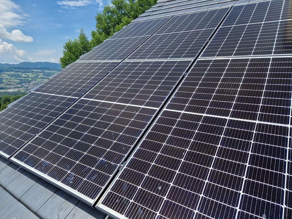 découvrez nos solutions de panneaux photovoltaïques à annecy pour une énergie renouvelable et durable. profitez d'une installation sur mesure, d'économies sur vos factures d'électricité et d'une contribution active à la protection de l'environnement.