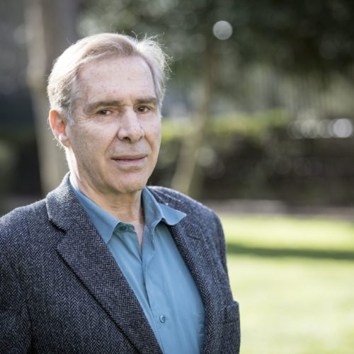 découvrez l'univers enchanteur de pierre noël, un artisan passionné qui crée des décorations et cadeaux féeriques pour les fêtes de fin d'année. transformez votre noël en un moment magique avec des créations uniques et typiquement françaises.