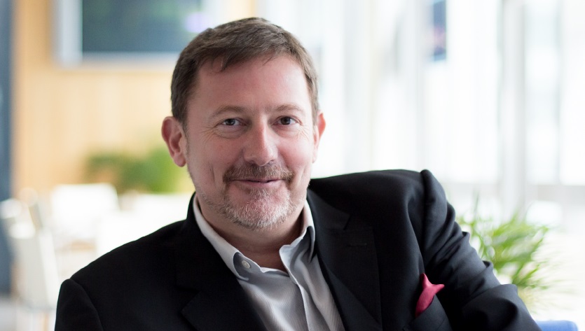 découvrez l'univers féérique de pierre noël, où la magie des fêtes prend vie à travers des décorations scintillantes, des traditions chaleureuses et des idées de cadeaux uniques pour célébrer noël en famille. plongez dans la magie des célébrations hivernales avec pierre noël.