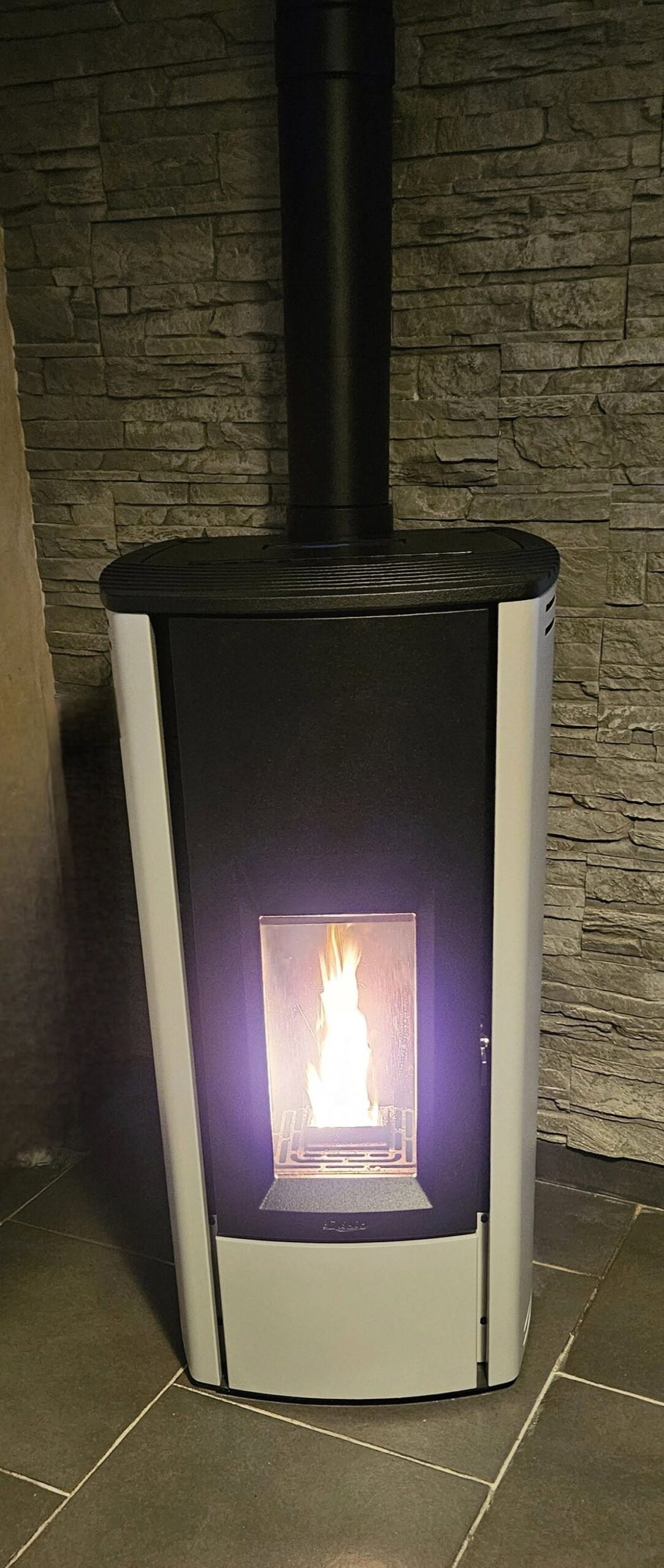 découvrez le poêle à granulé brisach, alliant design moderne et performance énergétique. profitez d'une chaleur confortable tout en réduisant votre impact écologique avec cet équipement innovant, idéal pour votre foyer.