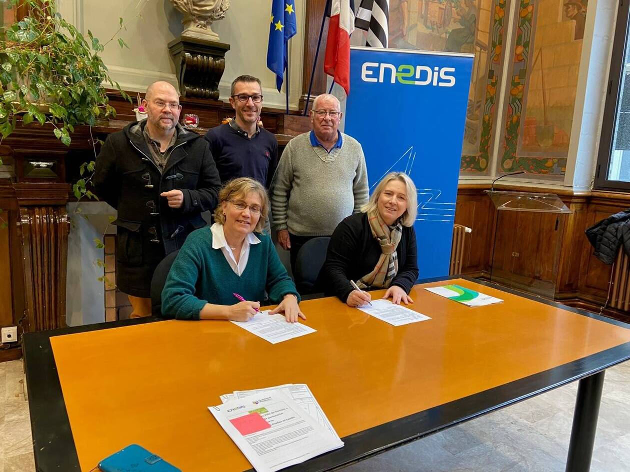 découvrez le portail enedis, votre accès direct aux services de gestion de l'électricité. consultez vos factures, suivez votre consommation et restez informé des coupures de courant et des actualités de votre réseau électrique.