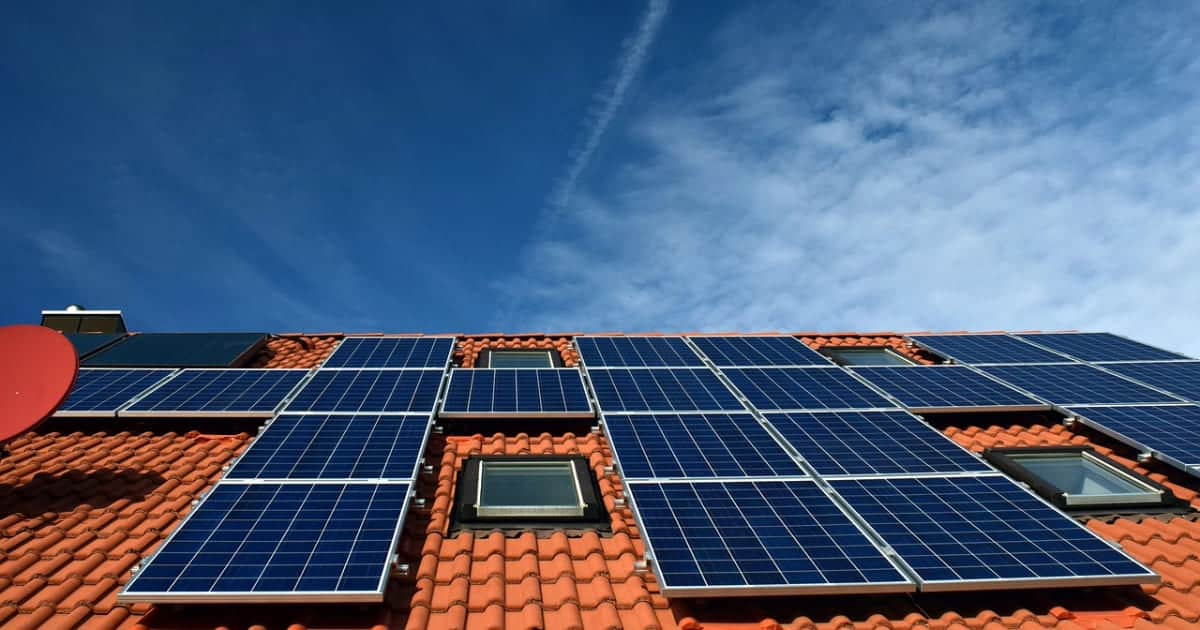 découvrez comment poser un rail solaire efficacement pour optimiser l'installation de vos panneaux photovoltaïques. suivez nos conseils pratiques et étapes clés pour garantir une performance optimale de votre système solaire.
