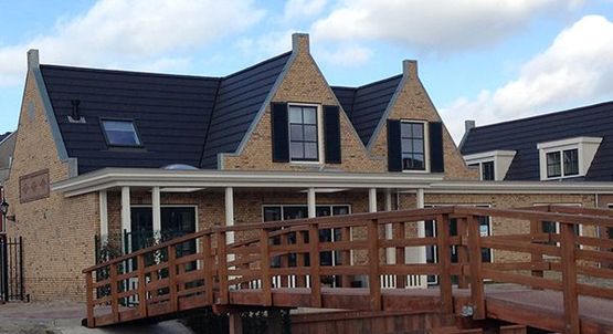 découvrez notre guide complet pour la pose de tuiles hp 10, un choix idéal pour allier esthétique et performance. suivez nos conseils étape par étape pour réussir votre projet de toiture avec des matériaux de qualité.