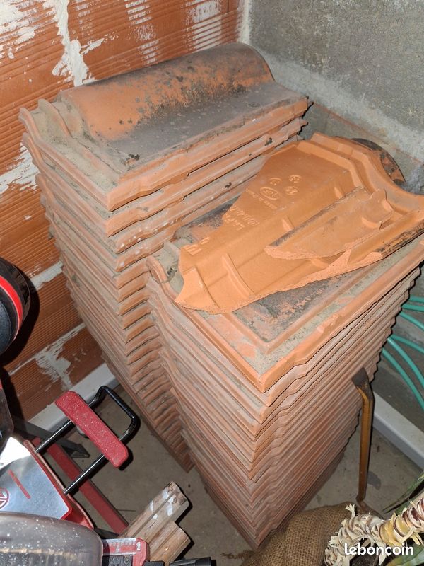 découvrez les prix compétitifs des tuiles gr13, un choix idéal pour vos projets de construction et de rénovation. obtenez des conseils et des informations sur la qualité et la durabilité de ces tuiles pour un toit esthétique et résistant.