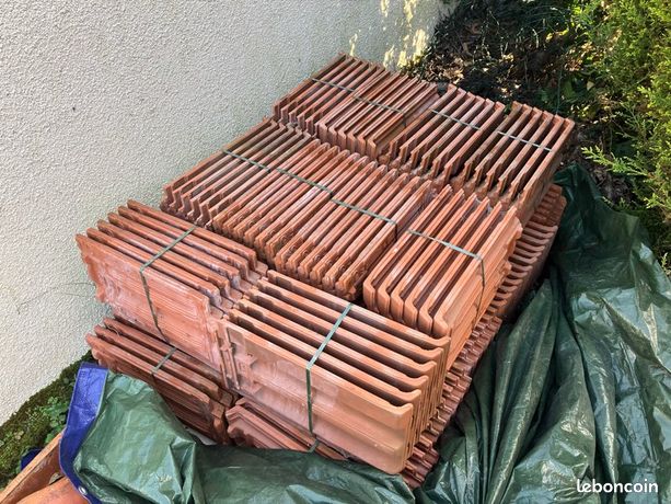 découvrez les prix compétitifs des tuiles h14, idéales pour tous vos projets de toiture. comparez les options et trouvez la solution parfaite pour garantir la durabilité et l'esthétique de votre maison.