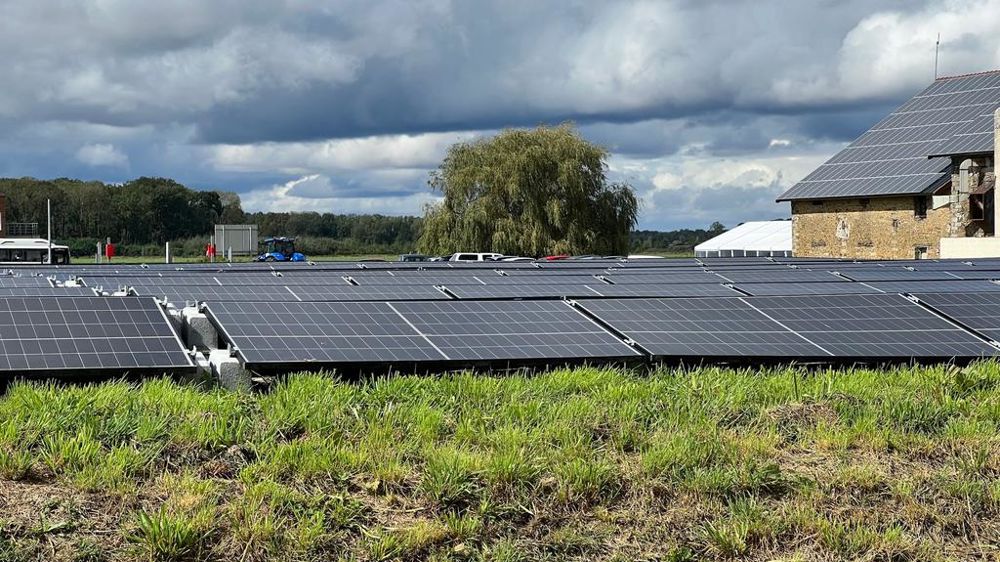 découvrez notre expertise en production de panneaux solaires de haute qualité. engagez-vous pour l'énergie renouvelable et profitez d'une solution durable pour réduire votre empreinte carbone tout en optimisant votre consommation d'énergie.