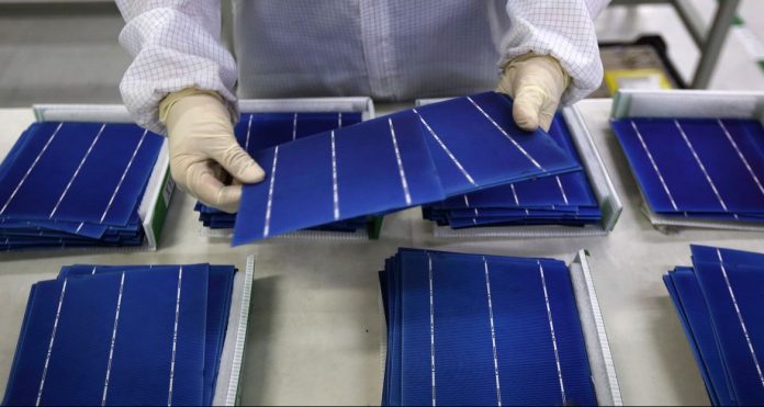 découvrez notre expertise dans la production de panneaux solaires de haute qualité, alliant technologie avancée et respect de l'environnement. optimisez votre consommation d'énergie tout en contribuant à un avenir durable.
