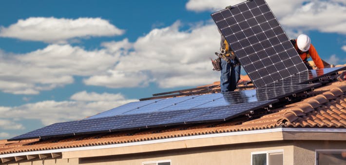 découvrez la puissance des panneaux solaires et comment ils peuvent transformer l'énergie solaire en électricité durable. informez-vous sur les différents types de panneaux, leur rendement, et les avantages de l'énergie solaire pour réduire vos factures d'électricité tout en préservant l'environnement.