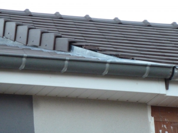 découvrez nos solutions de raccordement toiture pour assurer une étanchéité optimale et une finition parfaite de votre toiture. que ce soit pour une nouvelle construction ou une rénovation, profitez d'un service professionnel et des matériaux de qualité.