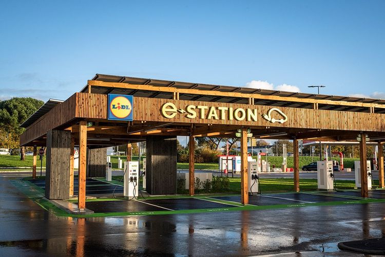 découvrez toutes les offres de recharge lidl : des solutions pratiques et accessibles pour recharger vos produits tout en profitant des économies et de la qualité lidl. explorez notre gamme de services de recharge et facilitez votre quotidien !