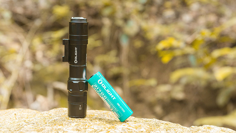 apprenez à recharger efficacement votre batterie li-ion pour optimiser sa durée de vie et ses performances. découvrez les meilleures pratiques, conseils et astuces pour une recharge en toute sécurité.