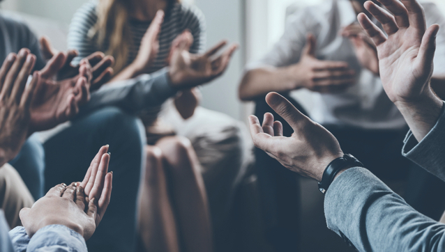 découvrez l'importance de la reconnaissance dans nos vies personnelles et professionnelles. apprenez comment la valorisation des actions des autres peut renforcer les relations, améliorer la motivation et créer un environnement positif. explorez les différentes formes de reconnaissance et leur impact sur le bien-être et la productivité.