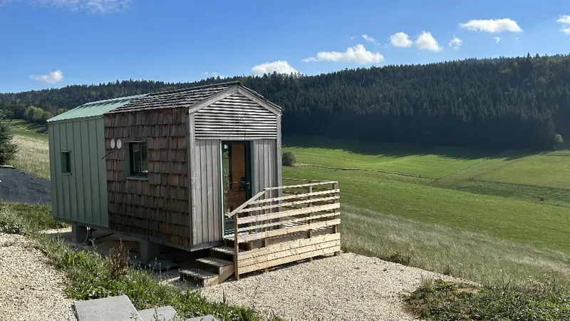 découvrez les raisons derrière le refus de certaines demandes pour des tiny houses. analysez les enjeux réglementaires, environnementaux et sociaux qui entourent ce mode de vie alternatif et comment surmonter les obstacles pour réaliser votre rêve de tiny house.