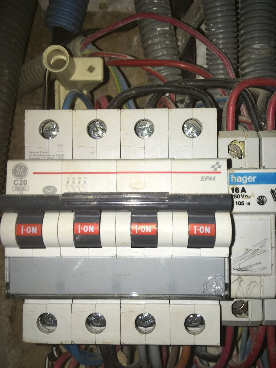 découvrez le relais ejp : une solution innovante pour gérer vos consommations d'énergie aux heures pleines et creuses, vous permettant d'optimiser vos factures tout en contribuant à un usage responsable de l'électricité.