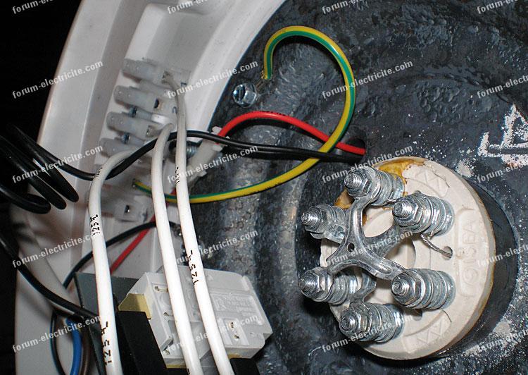 découvrez notre guide complet sur la résistance de chauffe-eau : types, fonctionnement, dépannage et conseils d'entretien pour garantir une eau chaude en toute saison.