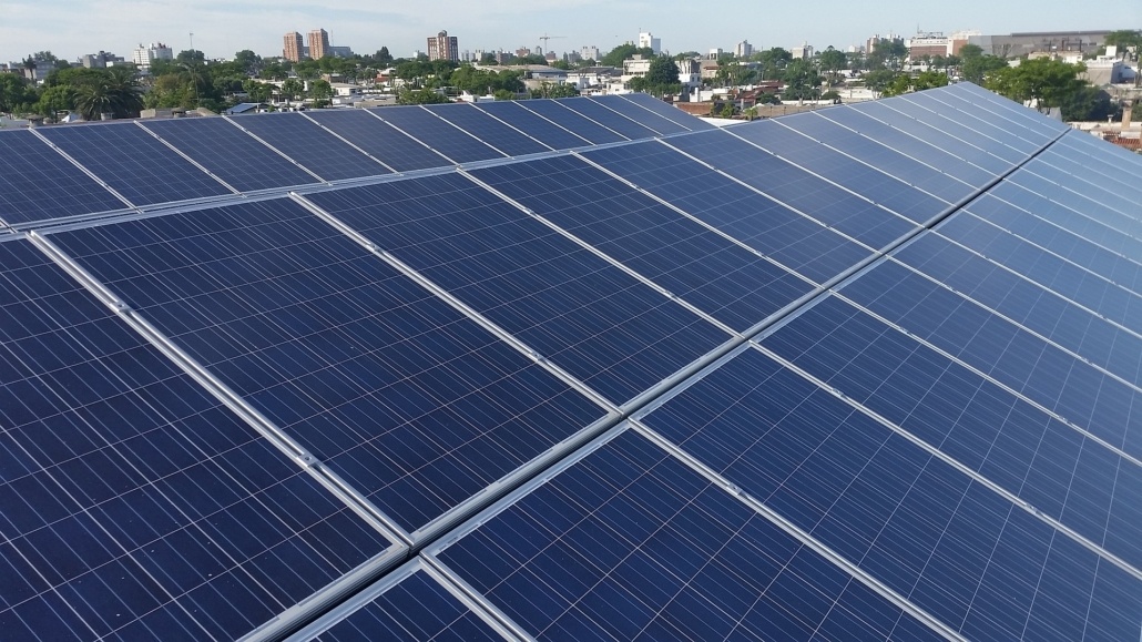découvrez les principaux risques associés à l'installation et à l'utilisation des panneaux photovoltaïques. informez-vous sur les aspects techniques, environnementaux et financiers à considérer pour une transition énergétique sécurisée.