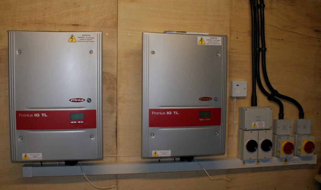 découvrez notre service après-vente (sav) dédié aux onduleurs fronius. profitez d'une assistance experte et de solutions rapides pour garantir la performance de vos installations solaires.