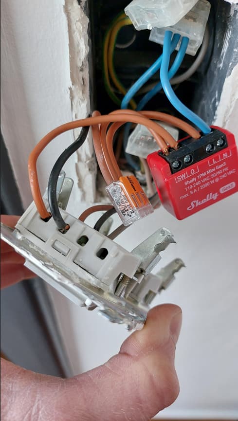 découvrez notre guide complet sur le schéma de câblage du shelly 1. apprenez à installer ce module de contrôle intelligent pour optimiser la gestion de vos appareils électriques à distance, tout en bénéficiant de conseils pratiques et d'illustrations claires.
