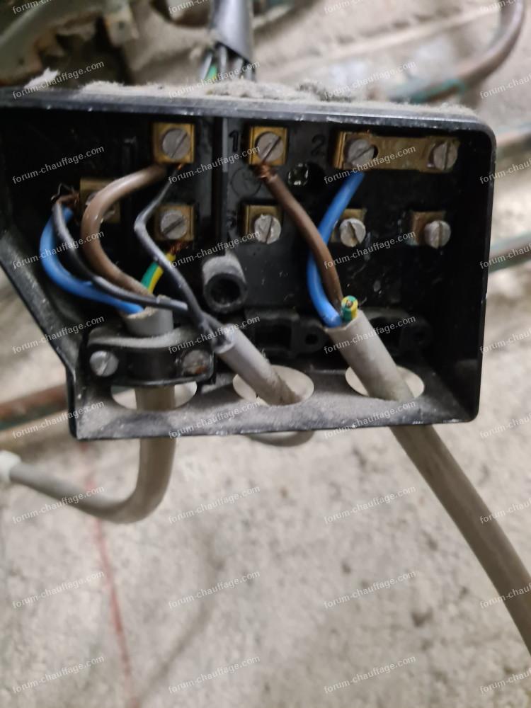 découvrez comment shunter un thermostat d'eau de manière sécurisée et efficace. suivez nos conseils pratiques pour bypasser le thermostat tout en assurant le bon fonctionnement de votre système de chauffage. idéal pour les bricoleurs souhaitant optimiser leurs installations.