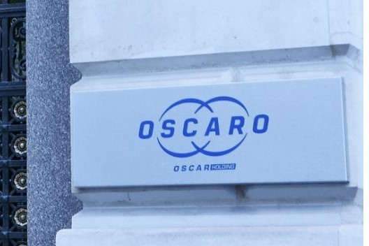 découvrez le siège oscaro, un mobilier alliant confort et design moderne. idéal pour les passionnés d'automobile, il offre un soutien optimal pour des heures de conduite. optez pour le style et la qualité avec notre sélection de sièges oscaro.