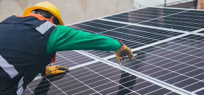 découvrez les avantages des systèmes de climatisation solaire, une solution écologique et économique pour rafraîchir votre maison tout en réduisant votre empreinte carbone. optez pour l'énergie solaire pour une climatisation efficace et durable.