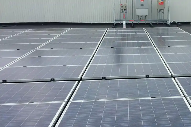 découvrez les avantages de la climatisation solaire avec des solutions écologiques et économiques. optimisez le confort de votre maison tout en réduisant votre empreinte carbone grâce à des systèmes de climatisation alimentés par énergie solaire.