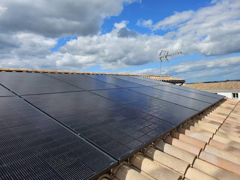 découvrez solar occitanie, votre partenaire idéal pour des solutions d'énergie solaire. profitez des bénéfices d'une énergie renouvelable et durable en région occitanie. informez-vous sur nos installations photovoltaïques et réalisez des économies sur vos factures d'électricité tout en préservant l'environnement.