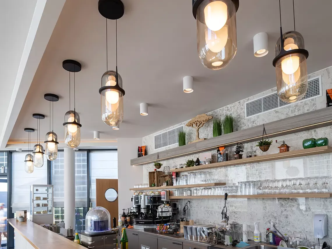 découvrez solarone, votre partenaire idéal en solutions énergétiques solaires. bénéficiez d'installations photovoltaïques innovantes et durables qui réduisent vos factures d'électricité tout en préservant l'environnement. rejoignez la révolution solaire dès aujourd'hui !